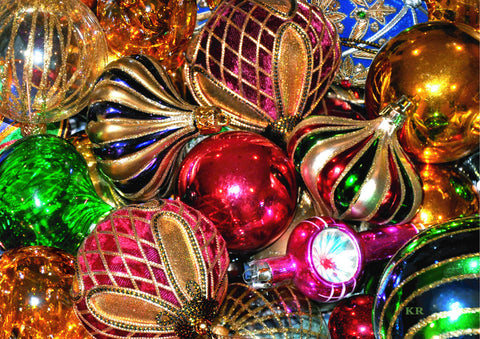 ------ Christmas Baubles ------ Pack of 5 postcards